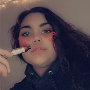 Meet your Posher, Raquel